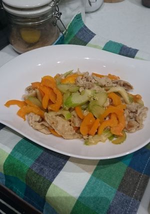 セロリとパプリカの塩豚炒め♬*゜-レシピのメイン写真