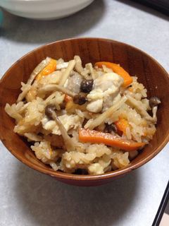 簡単!鶏肉とゴボウの炊き込みご飯-レシピのメイン写真