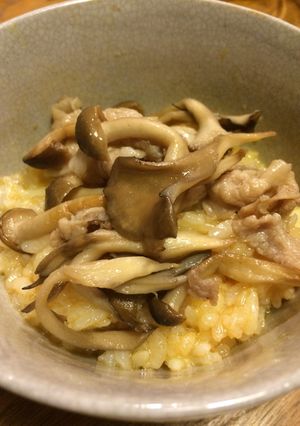 超簡単！豚とキノコの玉子かけ丼-レシピのメイン写真