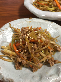 ゴボウが嫌いでも食べれる挽肉入りきんぴら-レシピのメイン写真