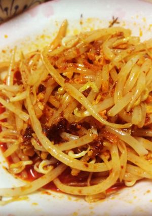食べるラー油で超簡単もやしのおつまみ♡-レシピのメイン写真