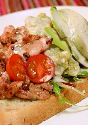 アボカドと豚ロースの胡麻だれトースト-レシピのメイン写真
