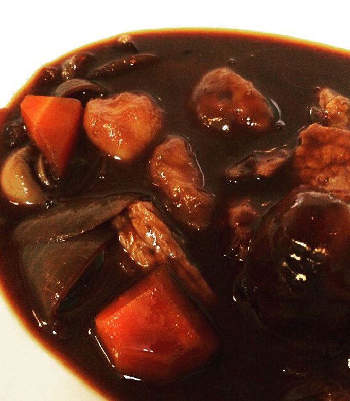 グリルダッチオーブンで作るビーフシチュー-レシピのメイン写真