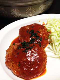 トマトジュースで煮込みハンバーグ-レシピのメイン写真
