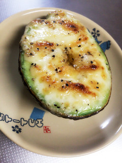 アボカドのチーズ焼き-レシピのメイン写真