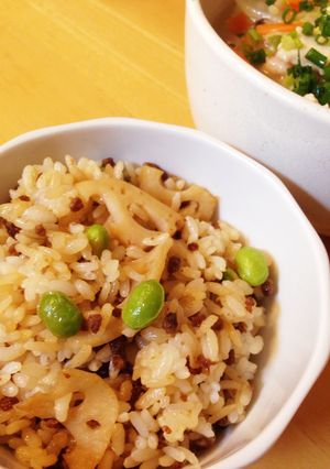 シャキシャキ☆蓮根と枝豆の混ぜごはん-レシピのメイン写真