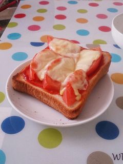 簡単*トマトチーズトースト-レシピのメイン写真