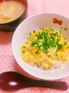 チーズとろ〜り♡ふわふわ卵のちーたま丼-レシピのメイン写真