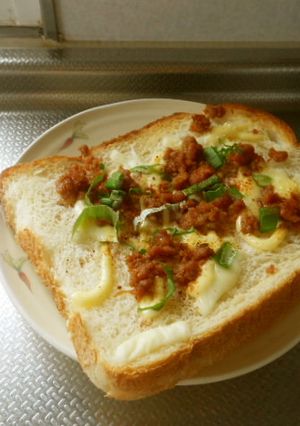 高野豆腐そぼろトースト-レシピのメイン写真