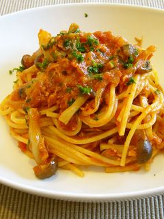 簡単!きのことツナの濃厚トマト風味パスタ-レシピのメイン写真