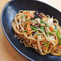 รูปของ パスタでかんたん ソース焼きそば風