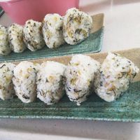 たかなおにぎりページ 味付のりおにぎり 辛子高菜（九州産高菜使用）｜セブン‐イレブン