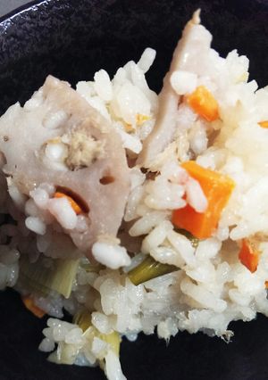 ツナ缶詰と根菜の炊き込みごはん-レシピのメイン写真