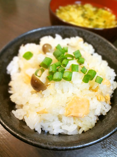 鮭としめじの炊き込みご飯-レシピのメイン写真