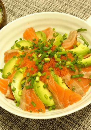 簡単!!!アボカドたっぷりサーモン丼-レシピのメイン写真