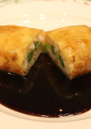 海老のパイ包み焼き　バルサミコソース添え-レシピのメイン写真