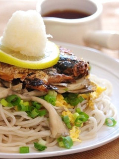 いわしの蒲焼缶で簡単ぶっかけ蕎麦-レシピのメイン写真
