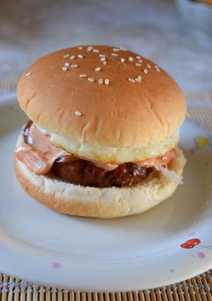 半熟タマ照り焼きハンバーガー-レシピのメイン写真
