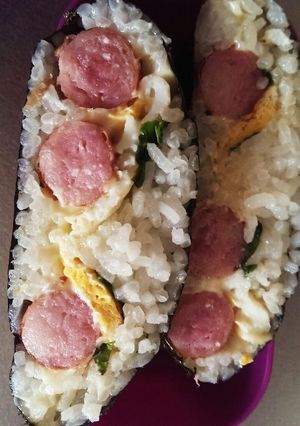 W たまごとウインナーチーズのおにぎらず-レシピのメイン写真