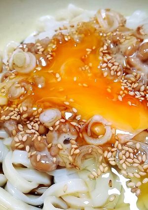 ごま香る♡かまたま納豆うどん♪-レシピのメイン写真