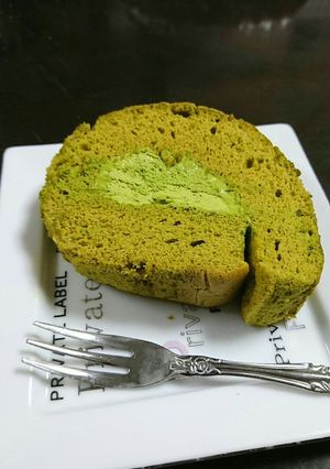 ふわふわもっちり 抹茶のロールケーキ-レシピのメイン写真