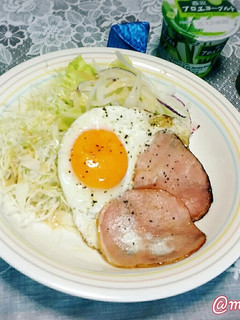 黄身がスキ♪基本のハムエッグ-レシピのメイン写真