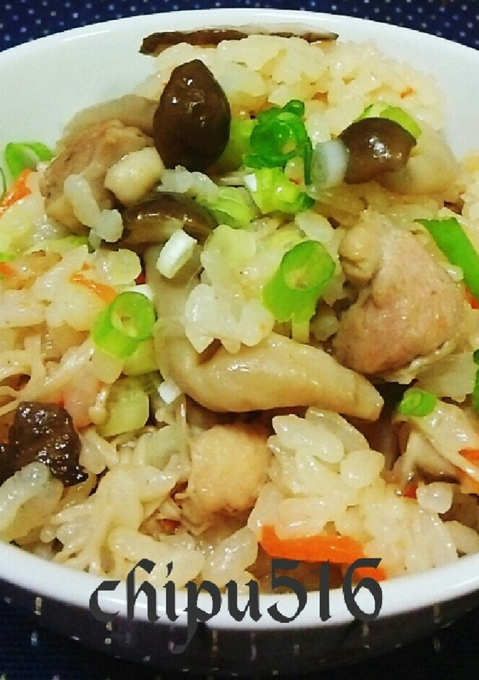 炊飯器で鳥ももときのこの炊き込みご飯-レシピのメイン写真