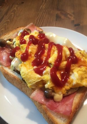 きのこと卵とチーズのオープンサンド♪-レシピのメイン写真