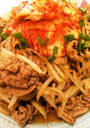 牛肉ともやしの焼肉のタレ炒めキムチのせ-レシピのメイン写真