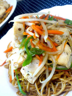 鶏ハム活用★彩り◎【鶏ハム焼きそば】♪-レシピのメイン写真