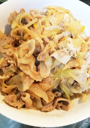 玉ねぎと豚バラ肉のさっぱりレモン炒め-レシピのメイン写真