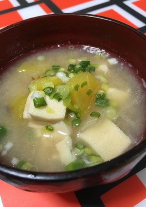 さつまいもと高野豆腐のお味噌汁-レシピのメイン写真