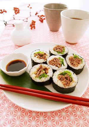 牛肉とレタスの巻き寿司-レシピのメイン写真