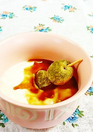 ヨーグルトに、黒蜜&お団子♪-レシピのメイン写真