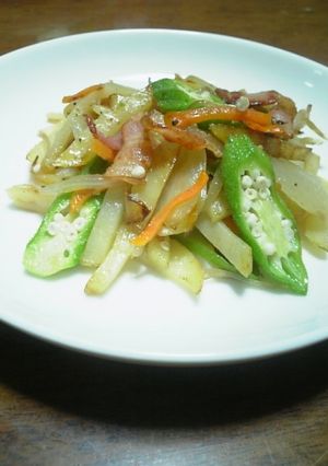 野菜たっぷりベーコンとじゃが芋の炒めもの-レシピのメイン写真