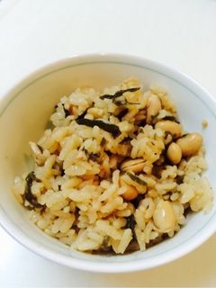 大豆缶と塩昆布の炊き込み御飯-レシピのメイン写真