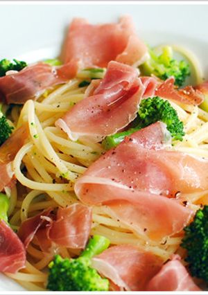 イタリア産生ハムとブロッコリーのパスタ-レシピのメイン写真