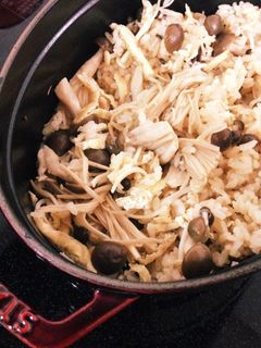 《ストウブ》お鍋で秋のきのこ炊き込みご飯-レシピのメイン写真