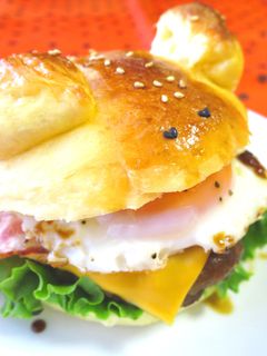 【絶品】テリヤキ月見うさぎバーガー♪-レシピのメイン写真