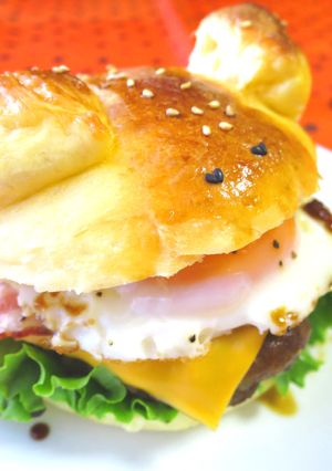 【絶品】テリヤキ月見うさぎバーガー♪-レシピのメイン写真