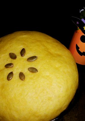 ハロウィンに・・・炊飯器でかぼちゃパン-レシピのメイン写真