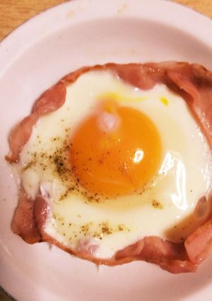 レンジで簡単！3分でベーコンエッグ♪-レシピのメイン写真