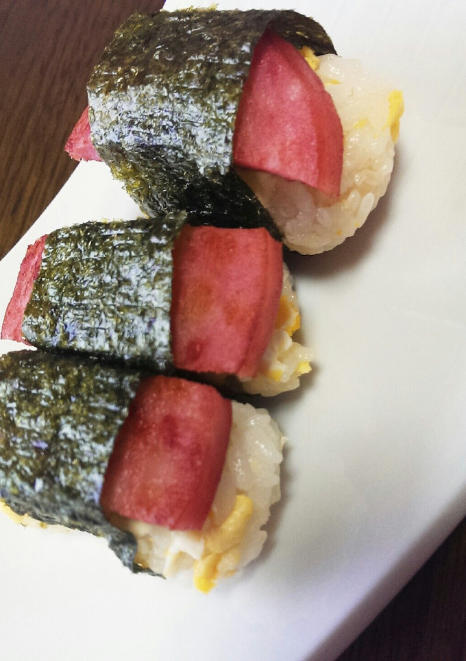 めんつゆと炒り卵のポークステーキおにぎり-レシピのメイン写真