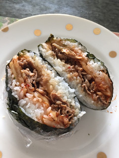 焼肉とキムチでおにぎらず-レシピのメイン写真