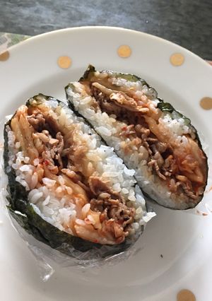 焼肉とキムチでおにぎらず-レシピのメイン写真