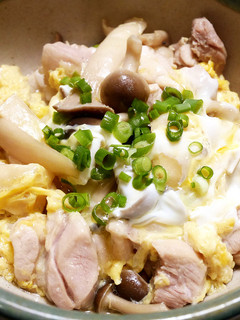簡単!めんつゆで作る♪きのこの親子丼-レシピのメイン写真