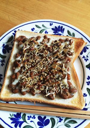 不思議なフワフワ食感！納豆じゃこトースト-レシピのメイン写真