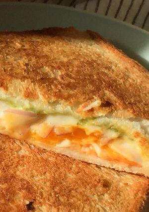 バジルエッグホットサンド-レシピのメイン写真