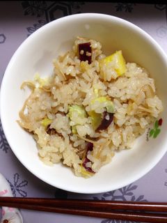 ツナ・なめたけ・旬の物の炊き込みご飯-レシピのメイン写真