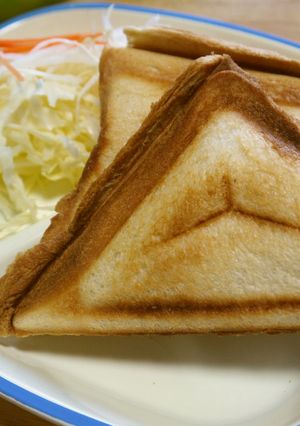 忙しい朝にも！ミートソースホットサンド-レシピのメイン写真